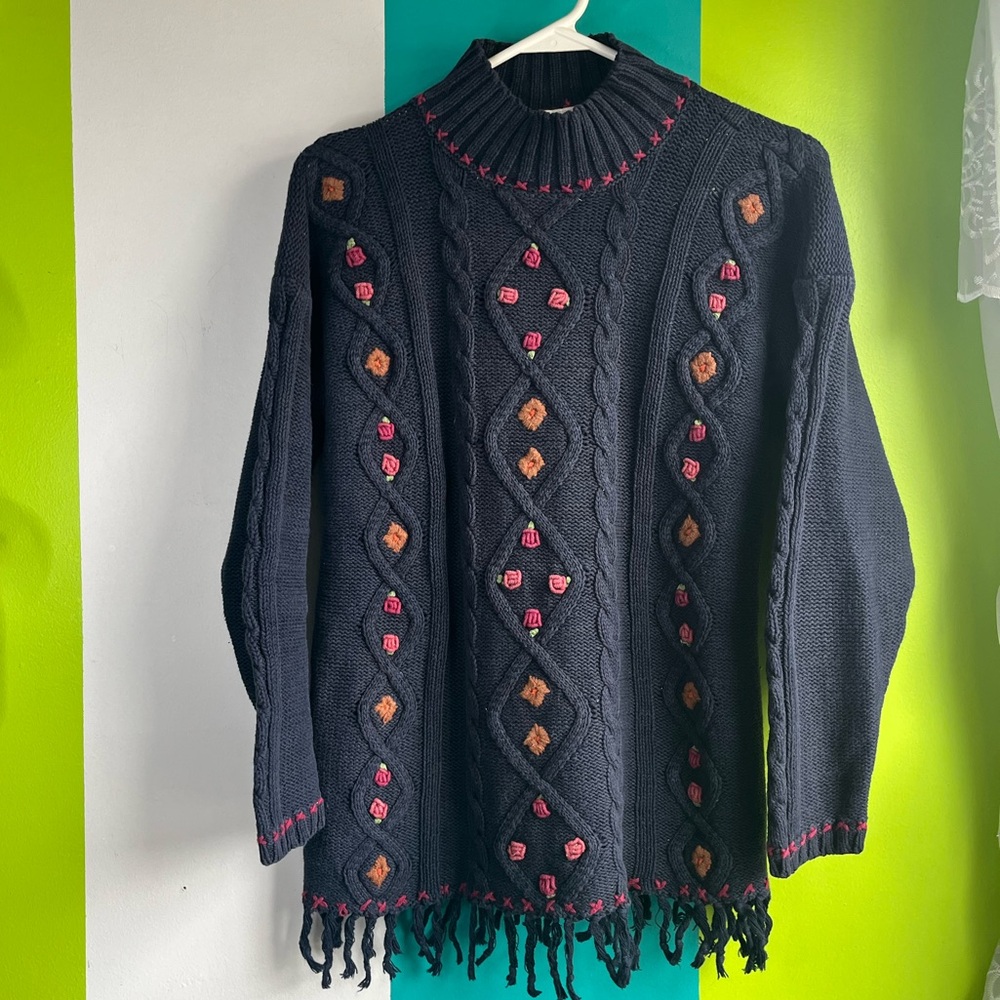 Vintage Cable Knit Sweater with Pink embroidered roses
